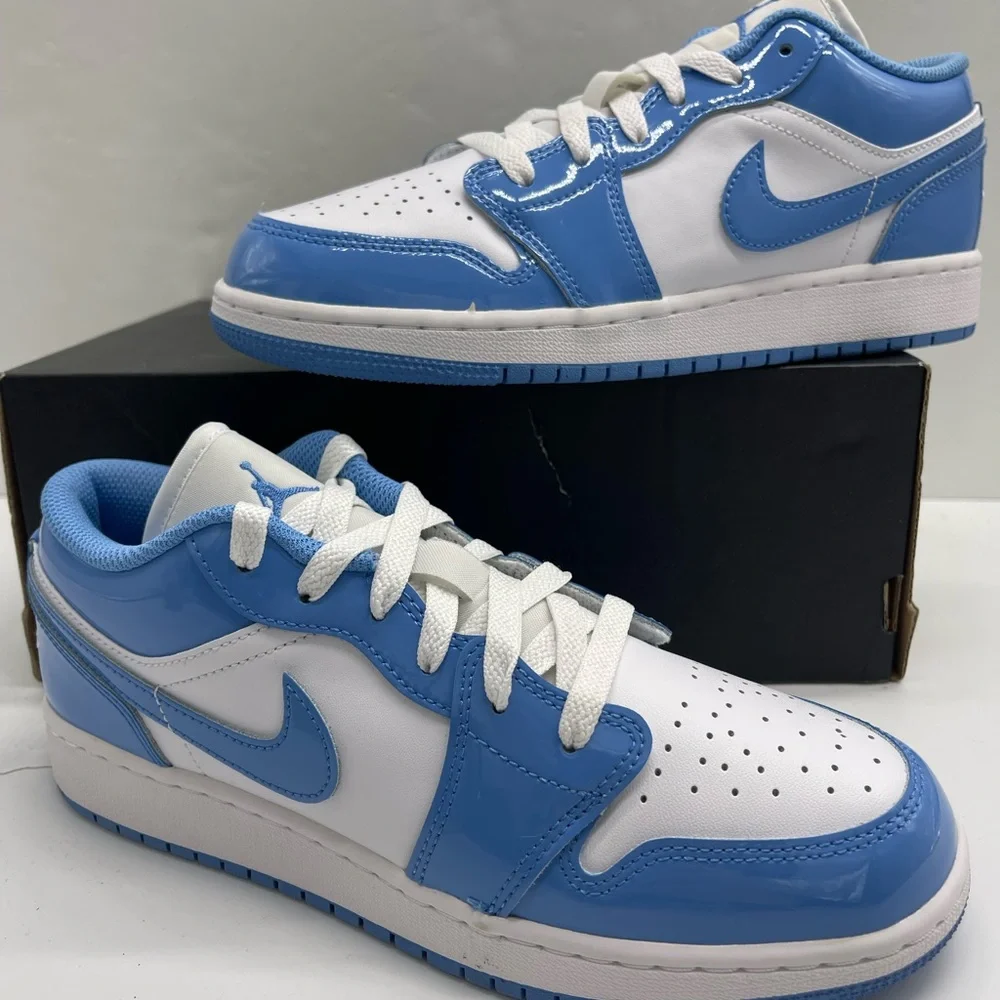 Jordan WMNS AIR JORDAN 1 LOW SE 
WHITE/LEGEND BLUE FZ3929 114
 Sneakers - Picture 13 of 16